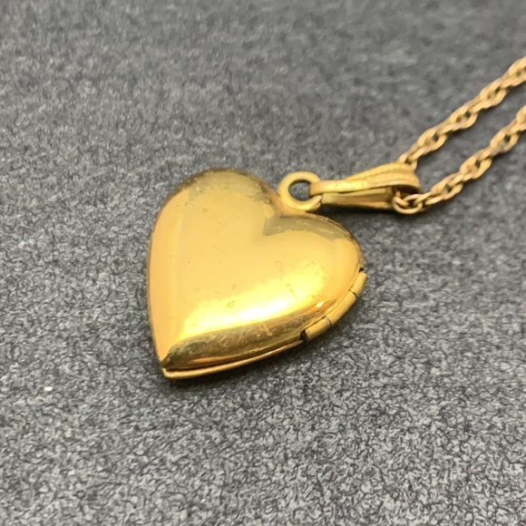 Gold Filled Heart Locket - Picture 5 of 7